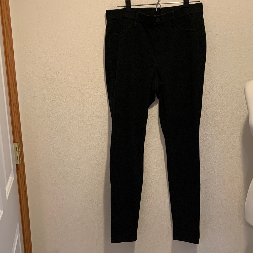 Classic Black Women's Leggings​​​